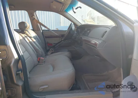 2001 Mercury Grand Marquis Gs z USA, uszkodzony, nr VIN 2MEFM74W11X714002